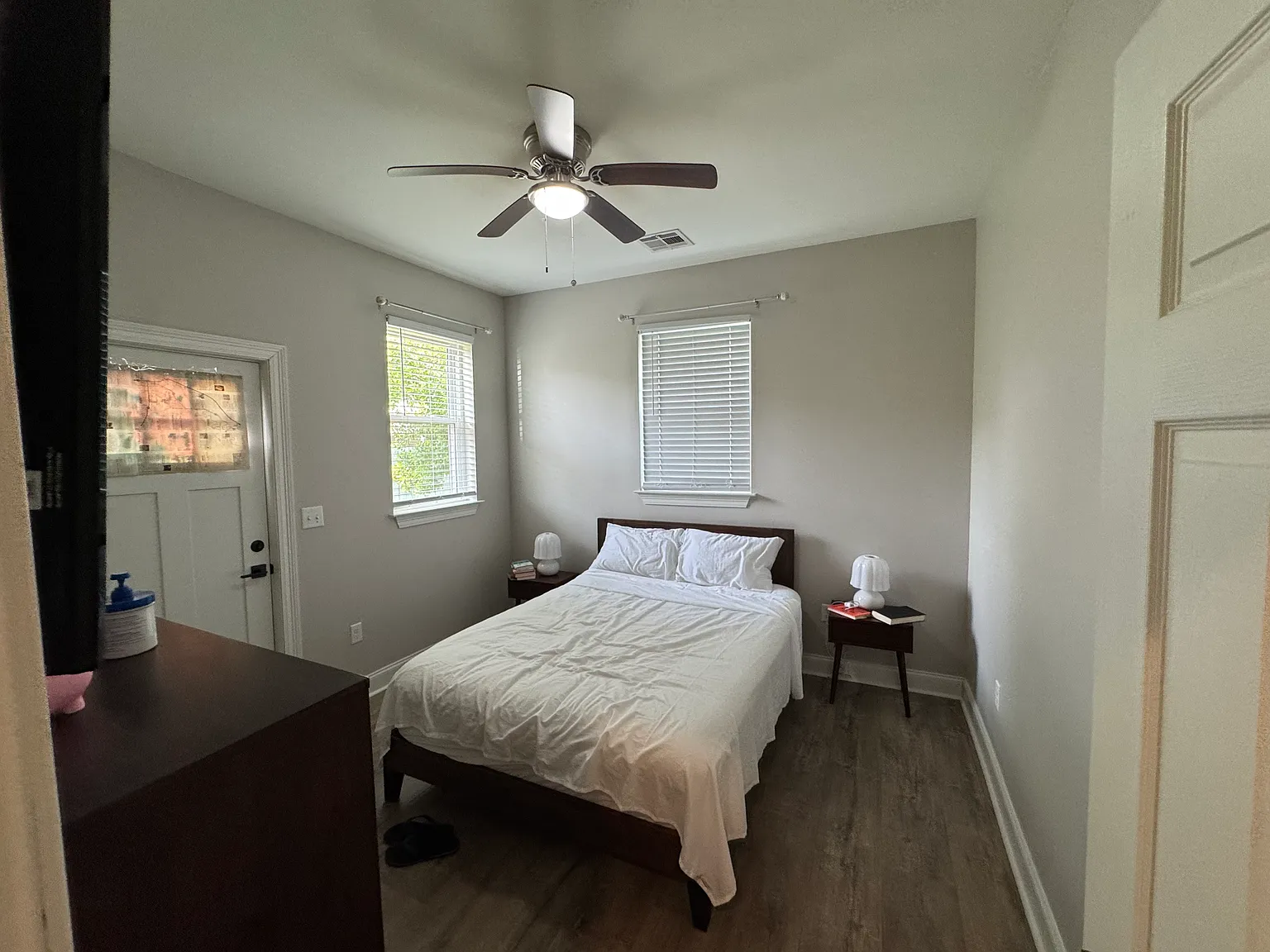 2 bed, 700 sqft, $2,100 — Photo 4