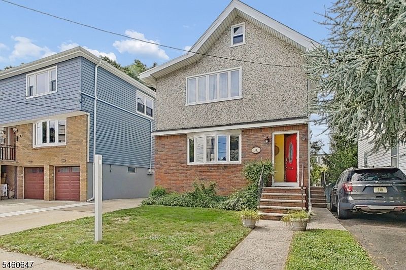 1st image of 14 Pine St