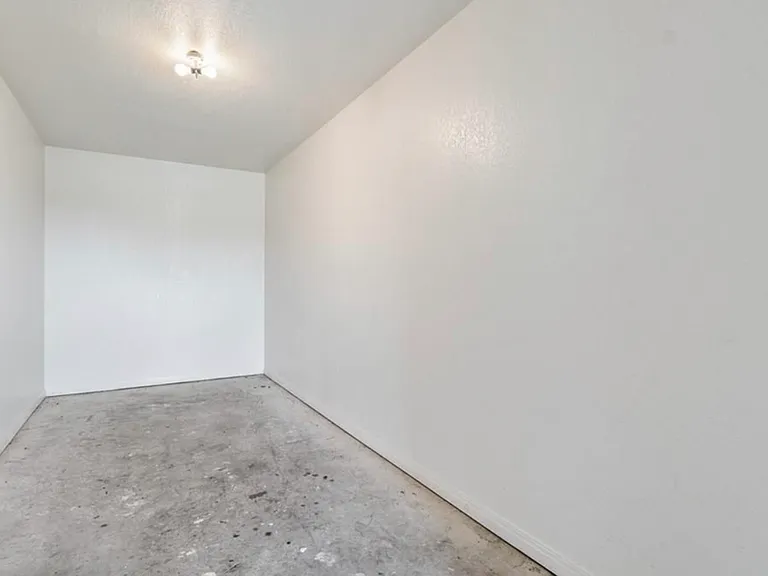 317 N Katy Rd #202 — Photo 2