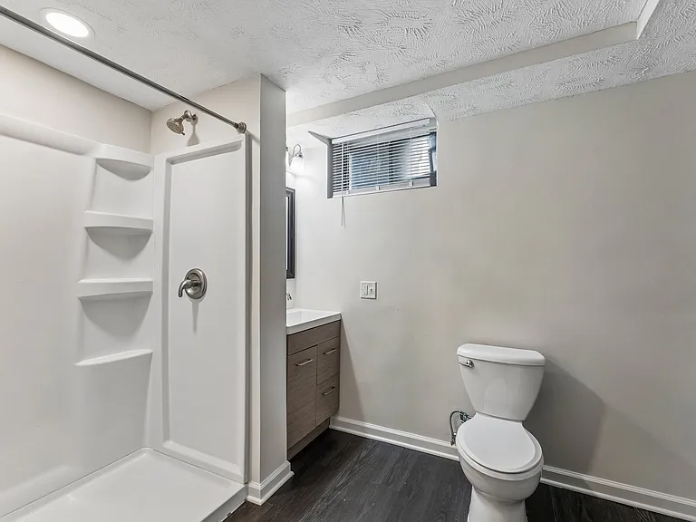 Basement bathroom, additional viewpoit