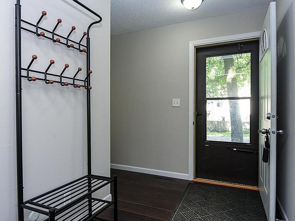 4th image of 1525 Aspen Dr
