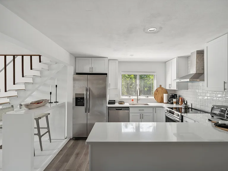 201 Cove Hollow Rd — Photo 12