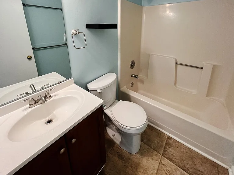 1440F Seneca Dr — Photo 6