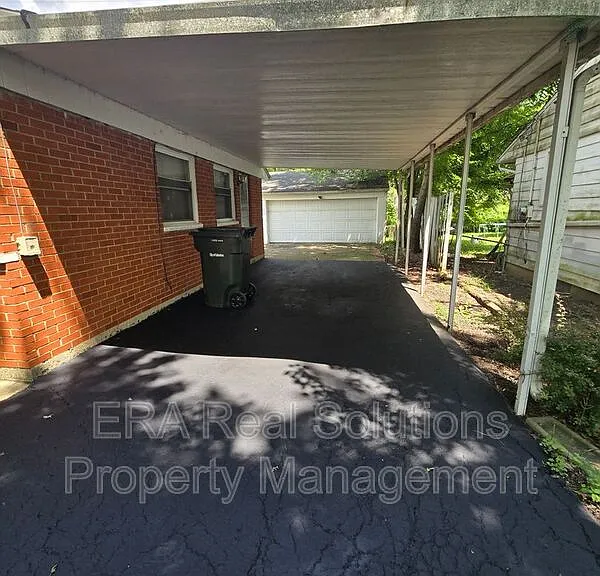 1124 Olney Dr — Photo 17
