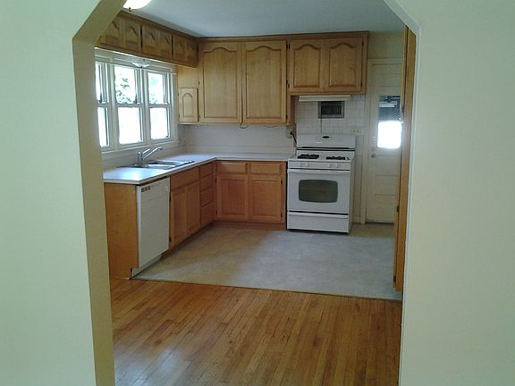 Eat-in Kitchen