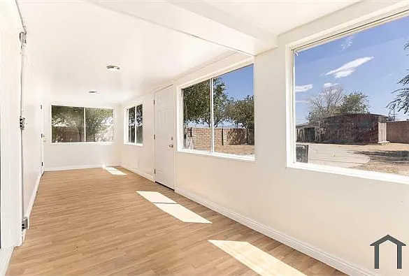 2 bed, 996 sqft, $2,095 — Photo 2