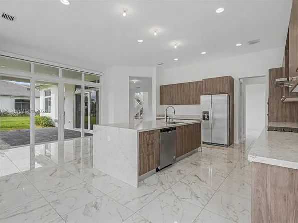 2440 SW 122nd Ter, Fort Lauderdale, FL