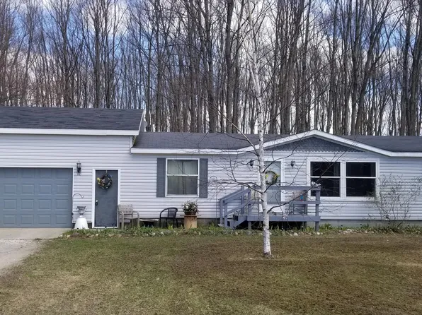 3902 Michele Dr, Frederic, MI 49733