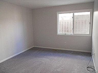 4th image of 1043 Country Club Dr