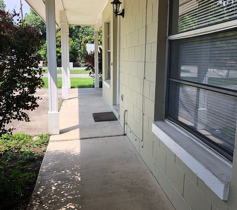 1st image of 2527 S Brown Ave