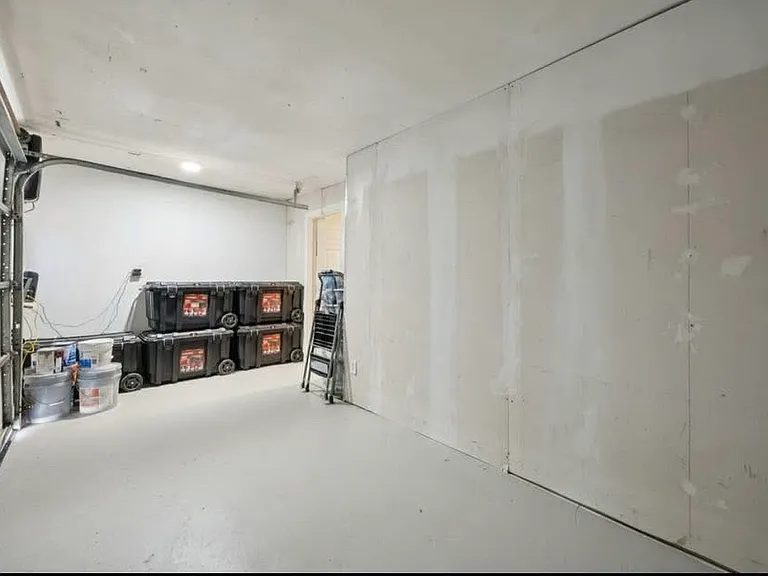 9346 Highedge Cir — Photo 17