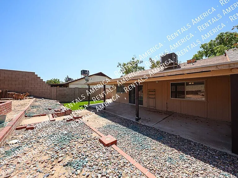 2834 E Isabella Ave — Photo 29