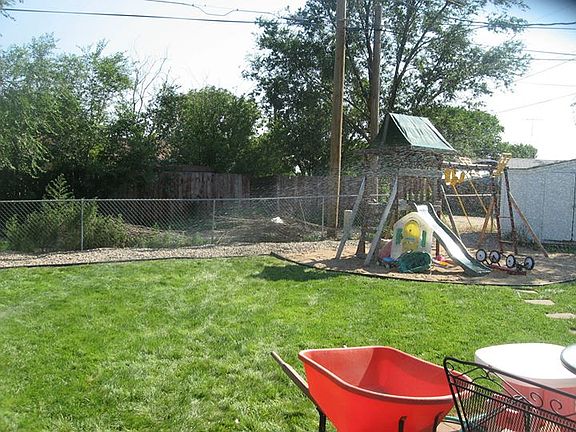 4th image of 910 Howerton Pl