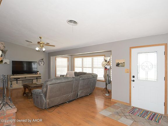 5th image of 2050 Park Cir S