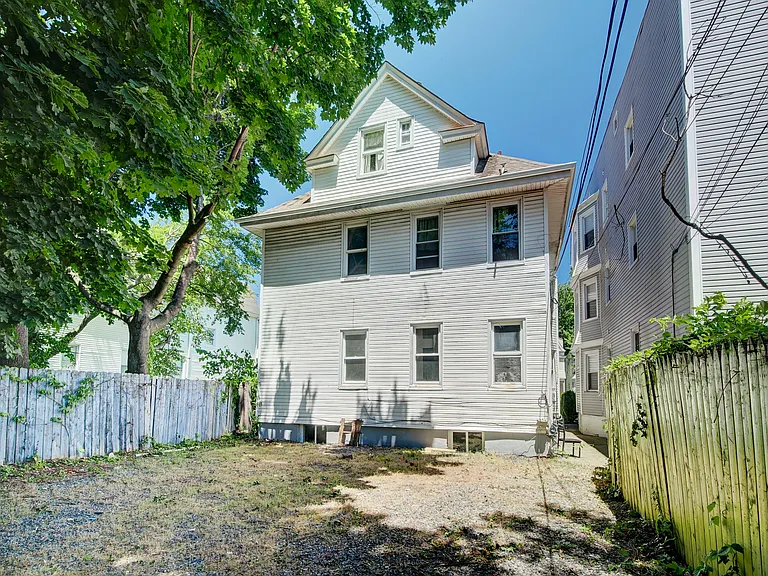 79 Eaton Pl #1 — Photo 13