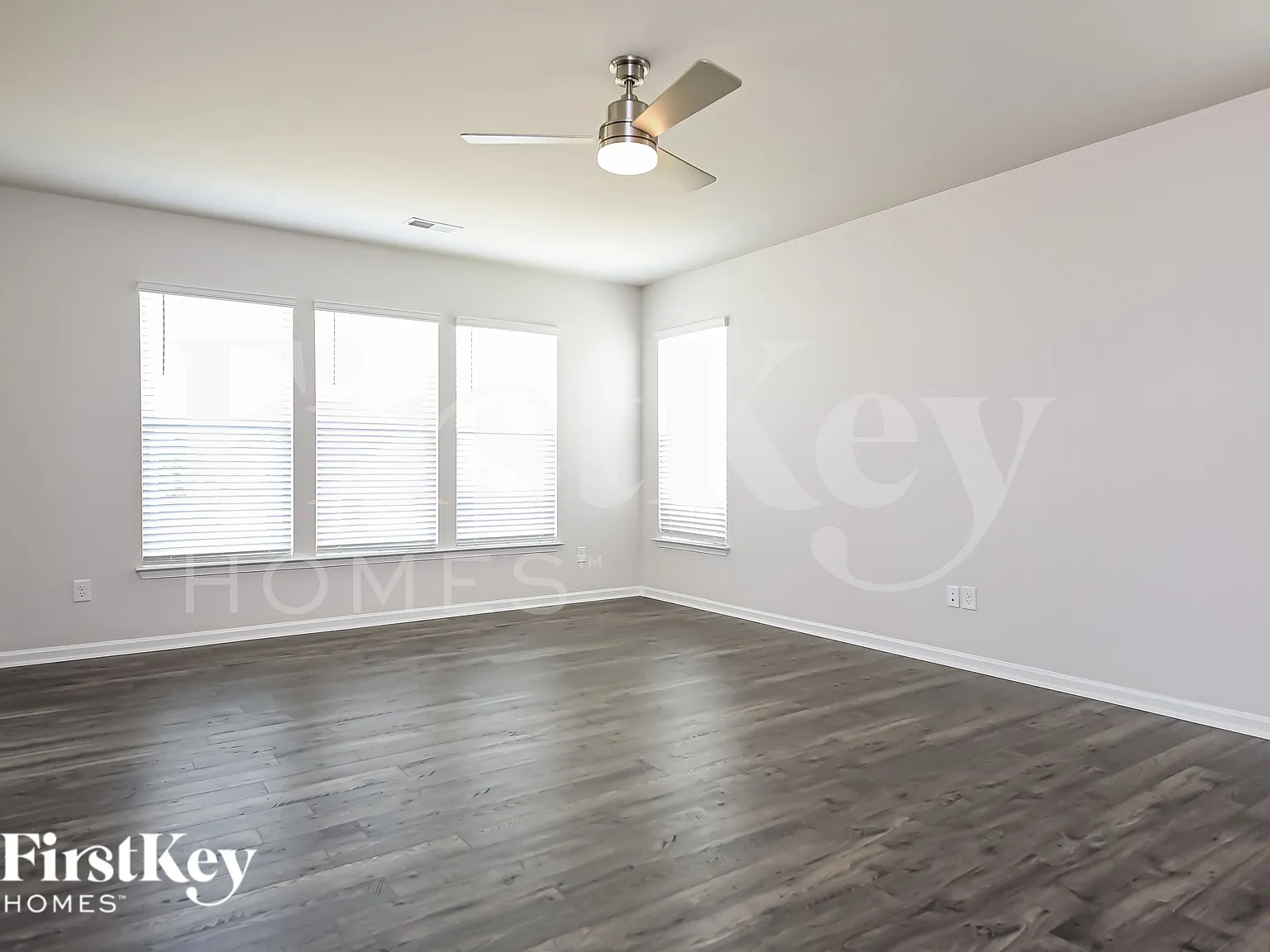 3 bed, 2.5 bath, 2250 sqft, $2,265 — Photo 3