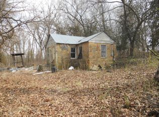 97 W 19th St, Cassville, MO 65625