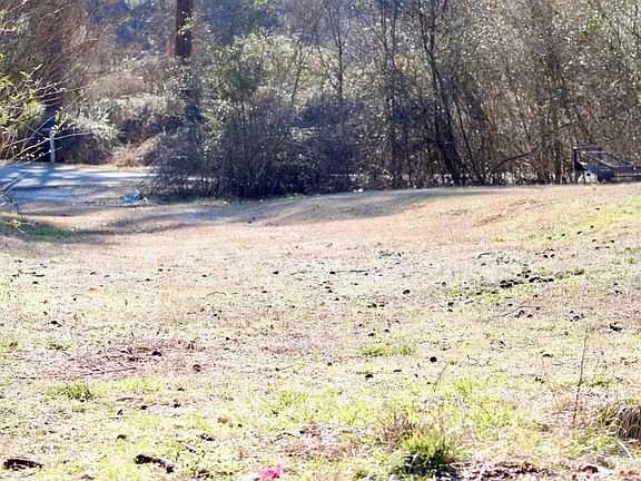 4th image of 724 Bottom Lee Rd