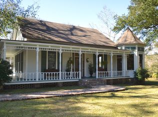 4215 Pine St, Pascagoula, MS 39567