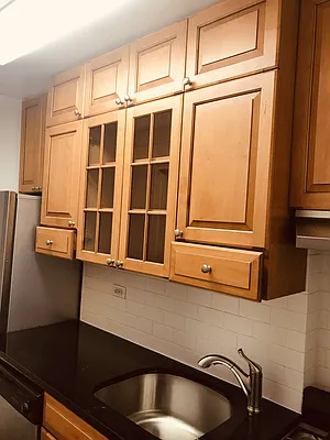 Rented by Metropolis Real Estate of Manhattan | media 9