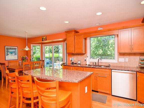 3rd image of 2929 Meadow Bluff Dr NW