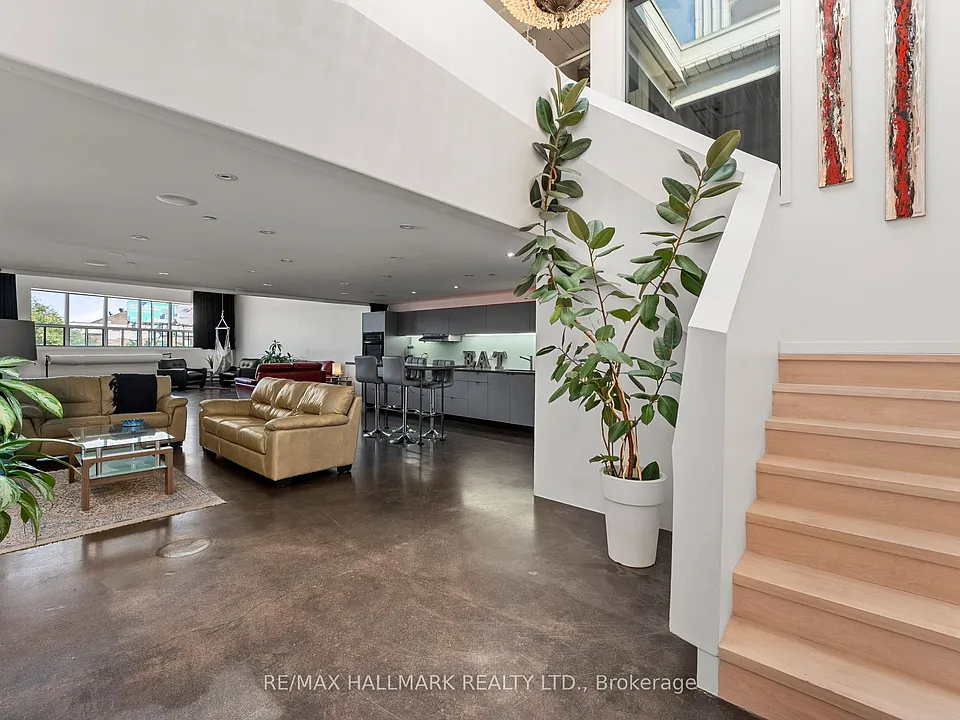 1173 Dundas St E #226
