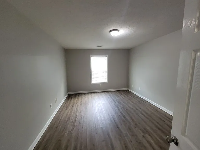 1234 Longpoint Dr — Photo 10