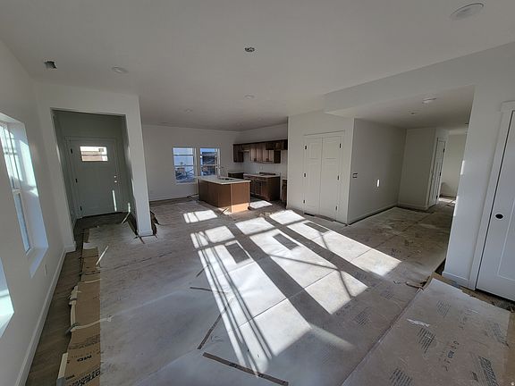 5th image of 735 S Harrison Dr #26