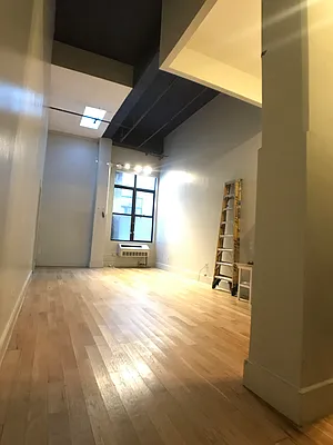 Rented by City Vista Inc | media 28