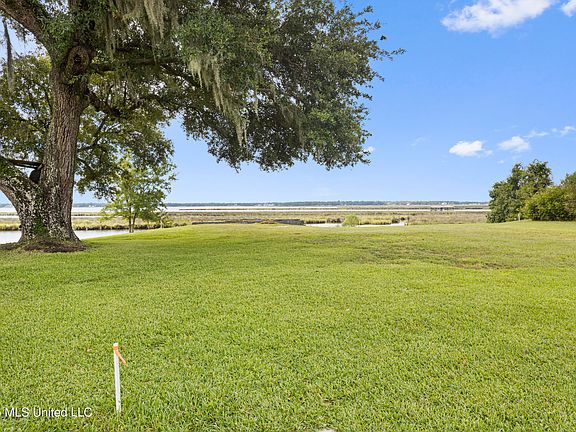 5th image of 2523 S Shore Dr