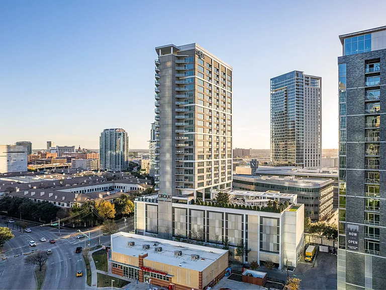 Cirque Residences — Photo 19