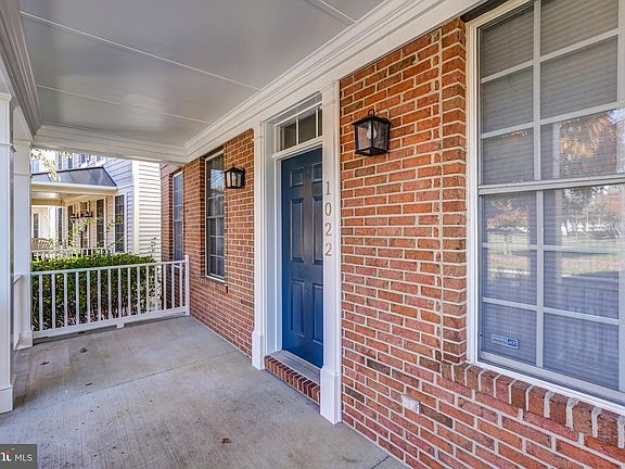 2nd image of 1022 Pleasant Cir
