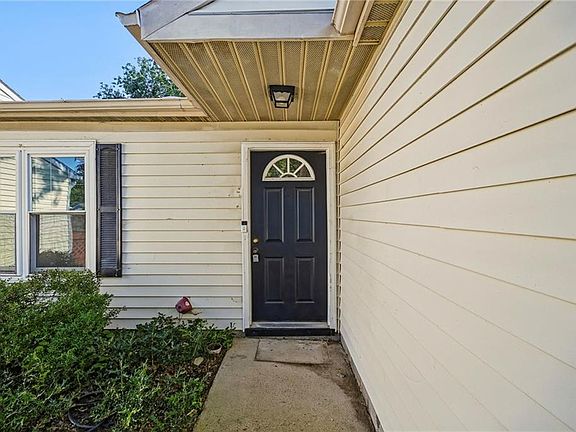 4th image of 4720 Rugby Rd