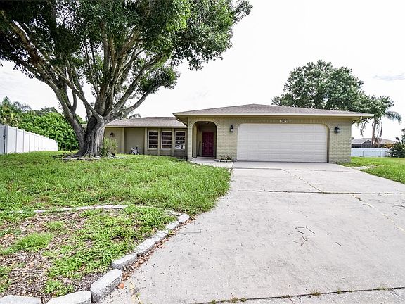 4th image of 2069 Country Meadows Ln