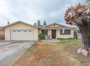441 N Shasta Ave, Farmersville, CA 93223