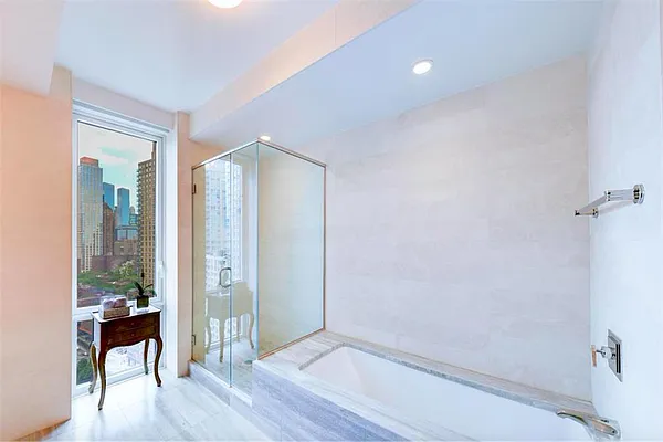 Sold by R New York | media 5