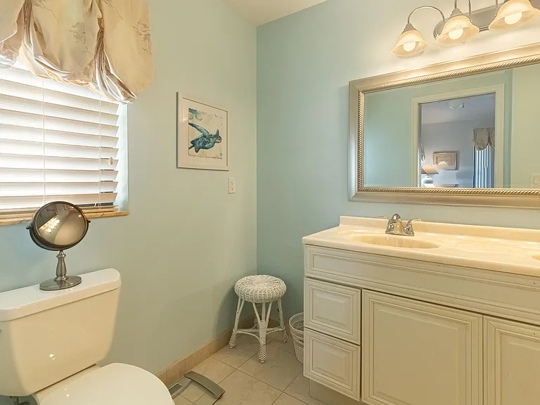 533 Prestwick Cir — Photo 19