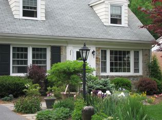 1455 Hollywood Dr, Lancaster, PA 17601