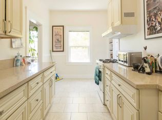 201 Orange St #8, Oakland, CA 94610