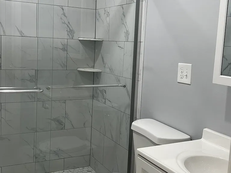 185 Suffolk Ave #2 — Photo 4