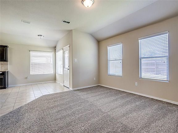 3rd image of 2441 Carolina Dr