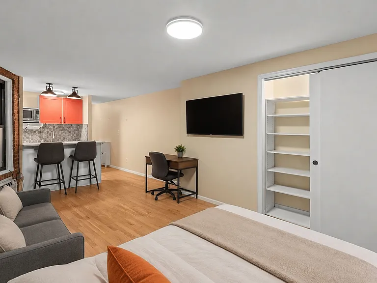 15 Jones St #1B — Photo 9
