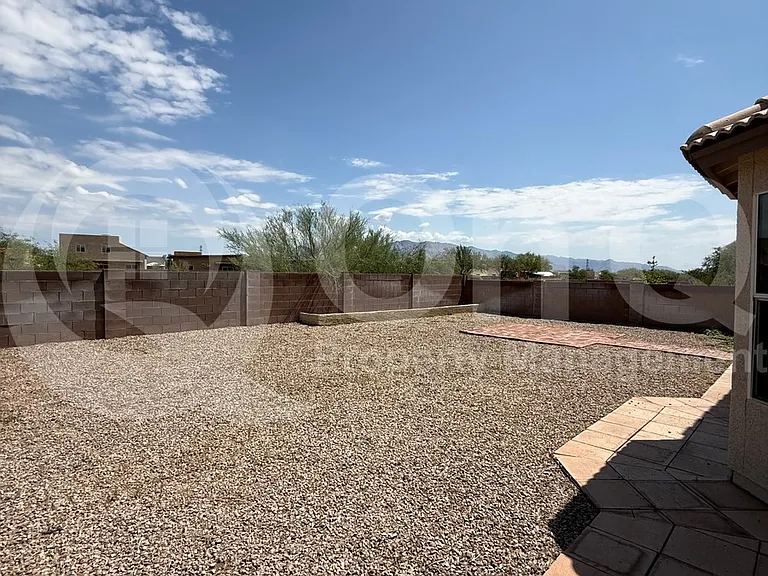 2396 W Silverbell Tree Dr — Photo 23