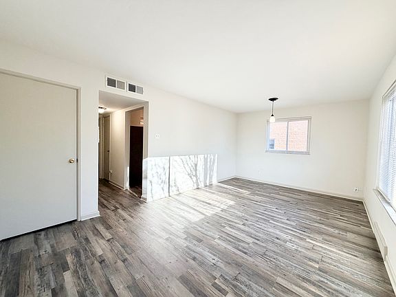 4th image of 4261 Fatima Dr #2