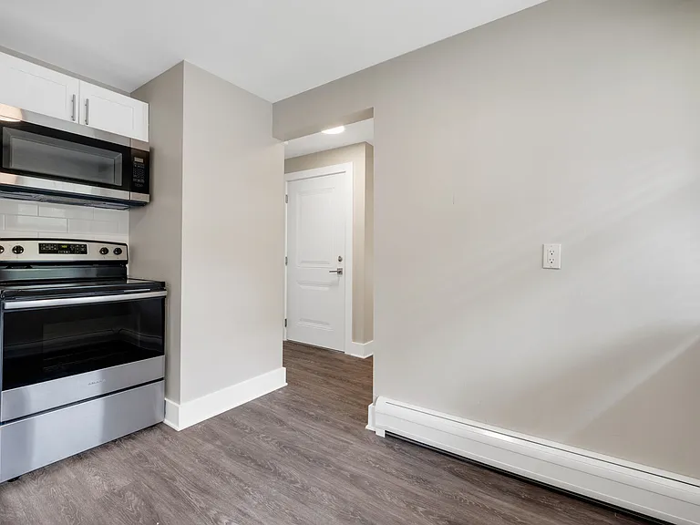 4500 Dewey Ave Apartments — Photo 6