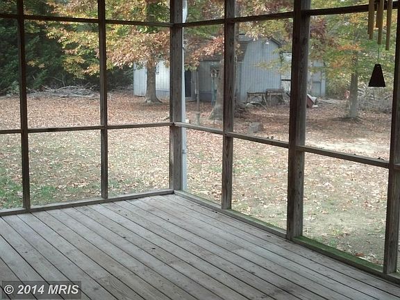 Exterior (Rear) screened porch