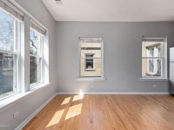 4th image of 2604 W Glenlake Ave #3