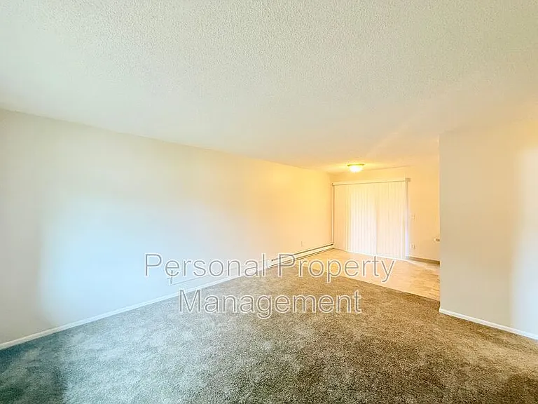 1335 Z St #D — Photo 3