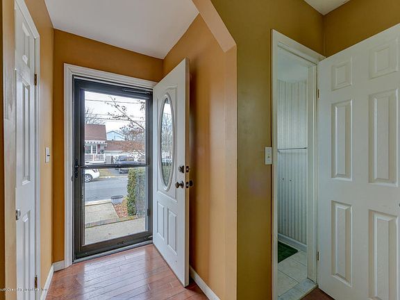 3rd image of 19 Mills Ave