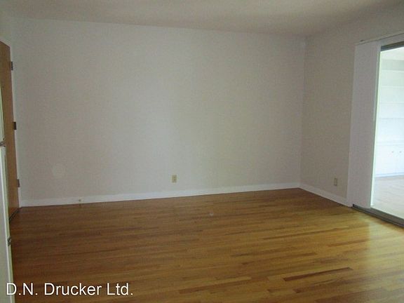 3rd image of 1711 Meadowbrook Dr APT 7